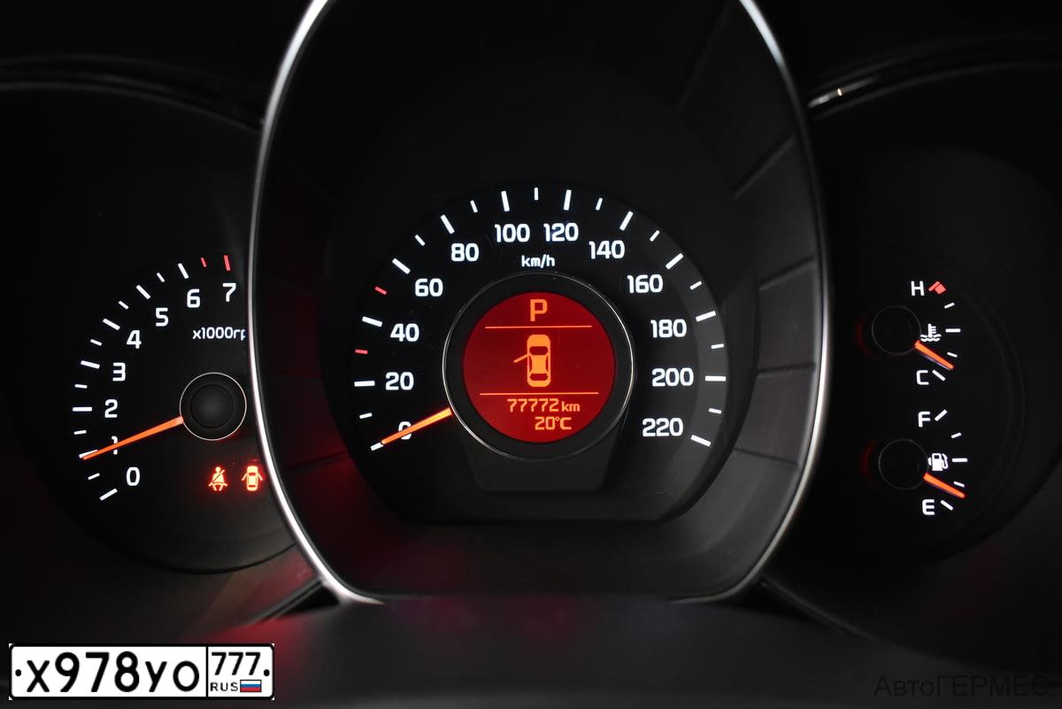 Фото автомобиля KIA RIO, 2017 — госномер С494ЕН40. Цвет: Коричневый