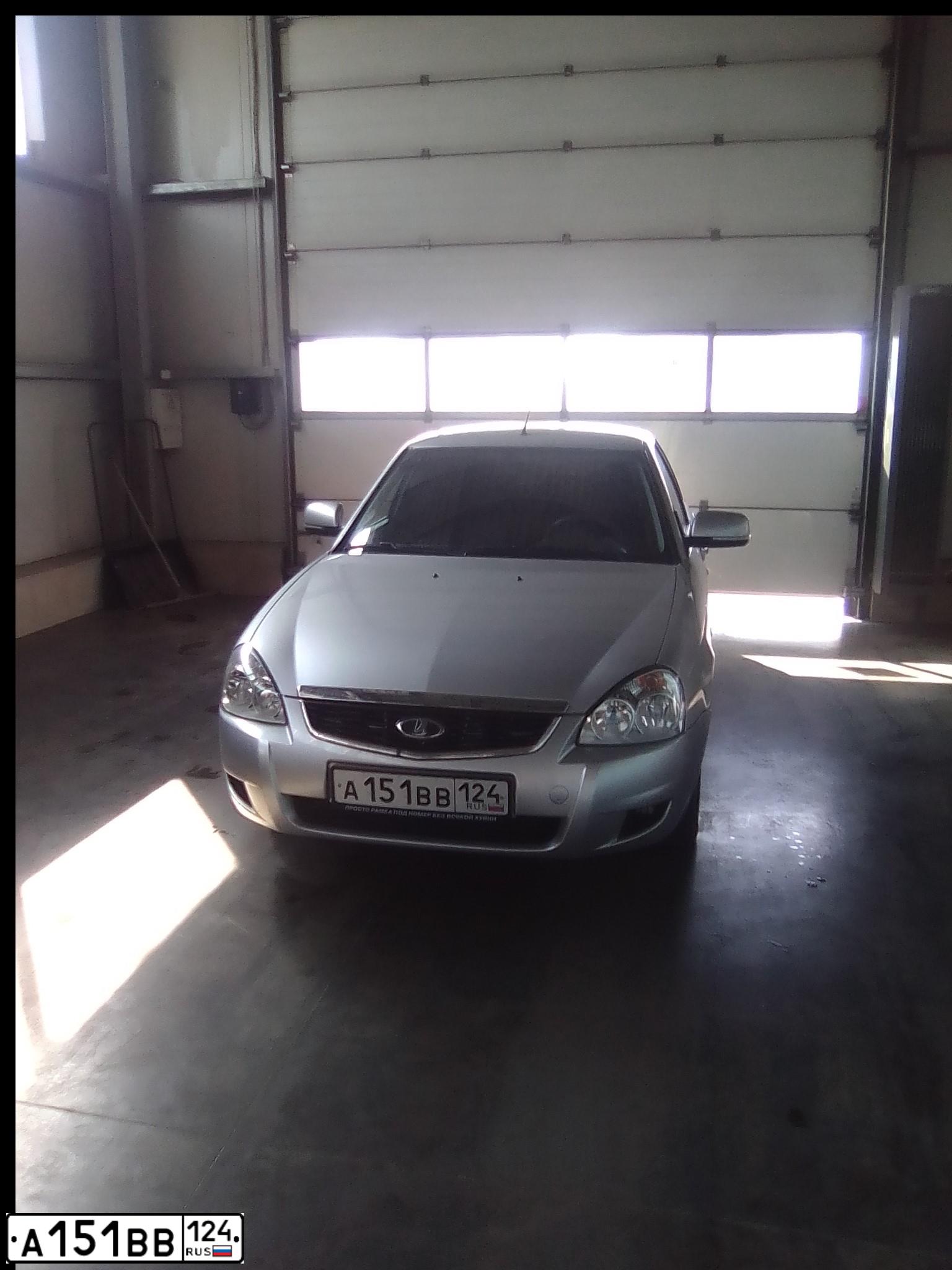 Фото автомобиля LADA 2170 PRIORA, 2010 — госномер А151ВВ124. Цвет: СВЕТЛО-СЕРЕКБРИСТЫЙ МЕТАЛЛ