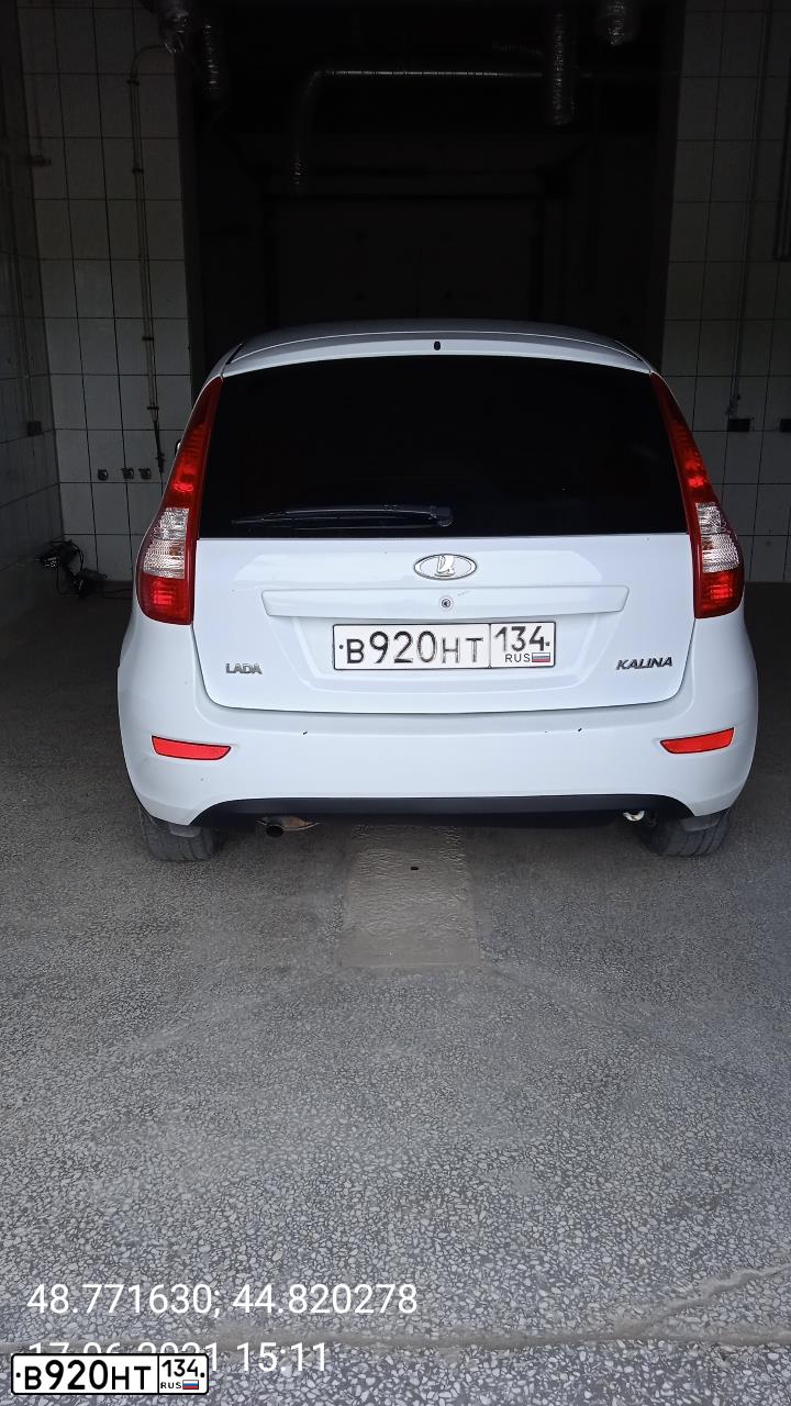 Фото автомобиля LADA KALINA, 2013 — госномер А222ТВ252. Цвет: Белый