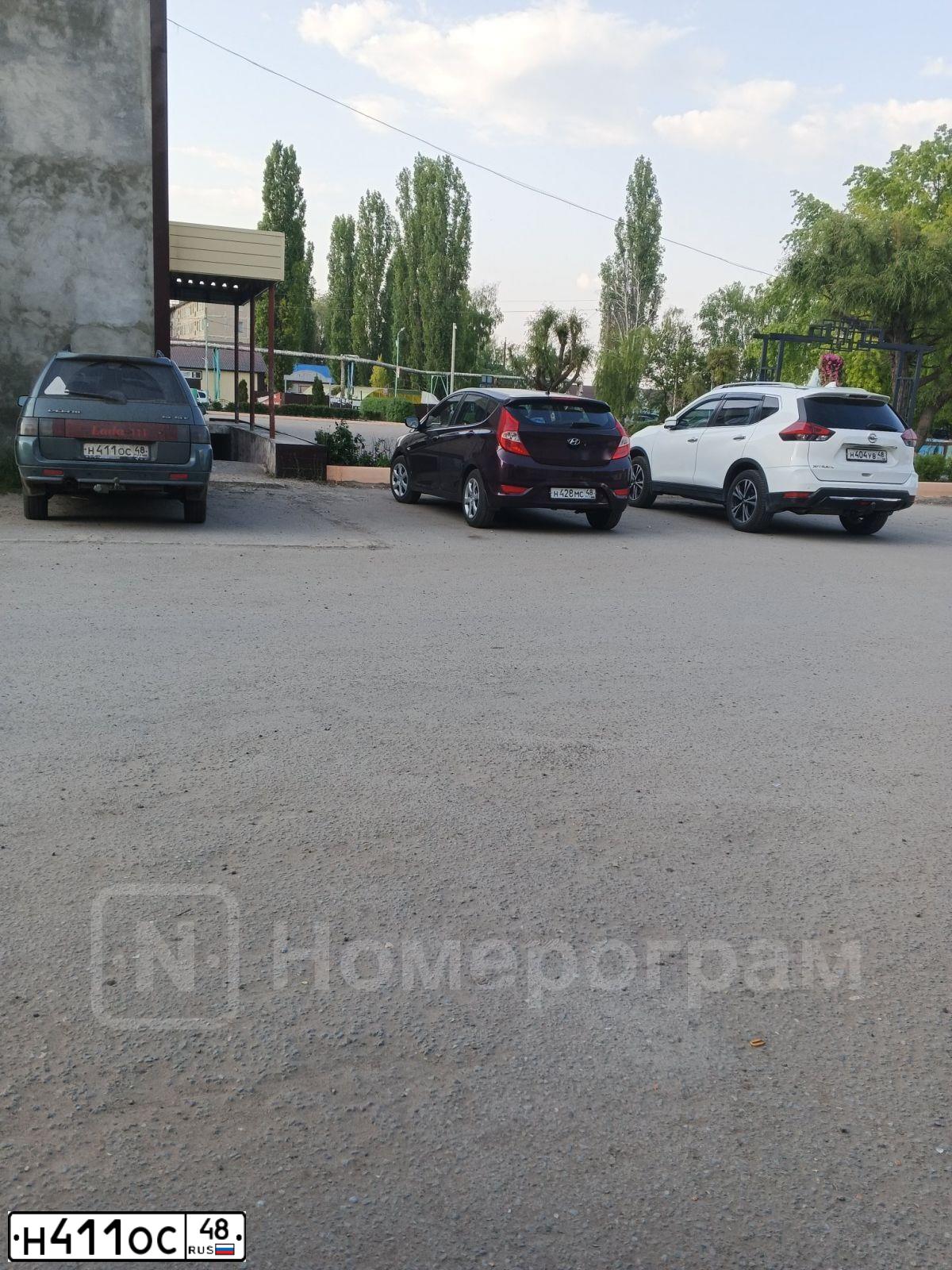 Фото автомобиля LADA 2111, 2008 — госномер О052КУ199. Цвет: СЕРО-СИНЕ-ЗЕЛЕНЫЙ