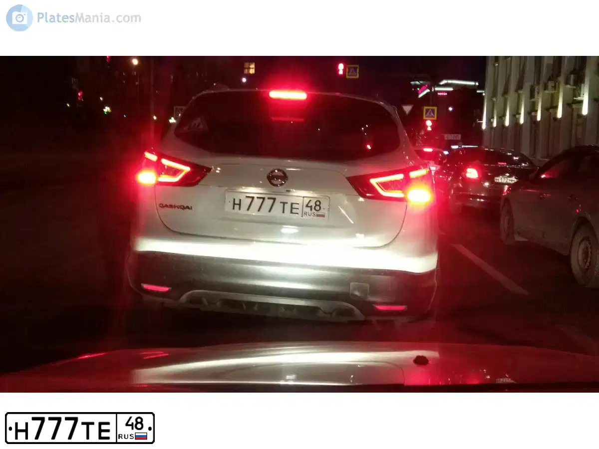 Фото автомобиля NISSAN QASHQAI, 2014 — госномер О822РС46. Цвет: Белый