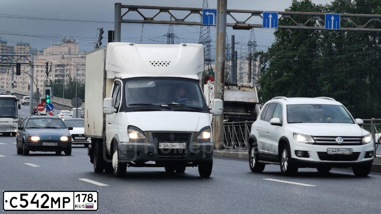 Фото автомобиля GAZ 3302 EL, 2014 — госномер Р706ЕМ550. Цвет: Белый