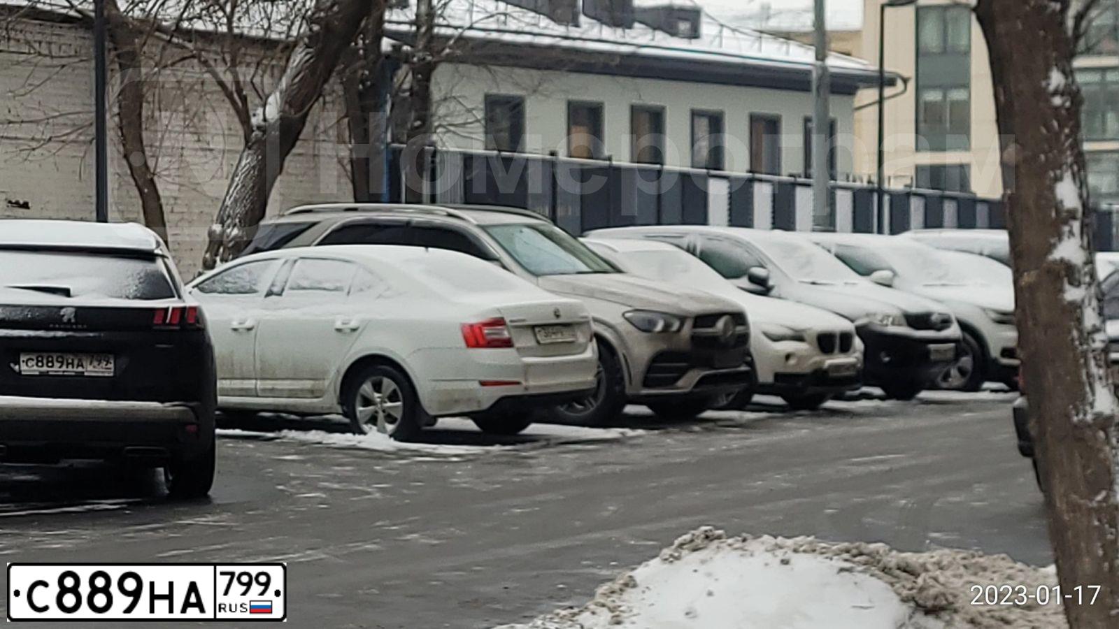 Фото автомобиля PEUGEOT 3008, 2018 — госномер С889НА799. Цвет: ЧЕРНЫЙ