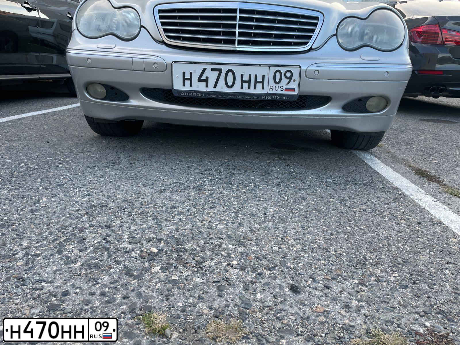 Фото автомобиля MERCEDES C-KLASSE, 2000 — госномер Н470НН09. Цвет: СЕРЕБРИСТЫЙ