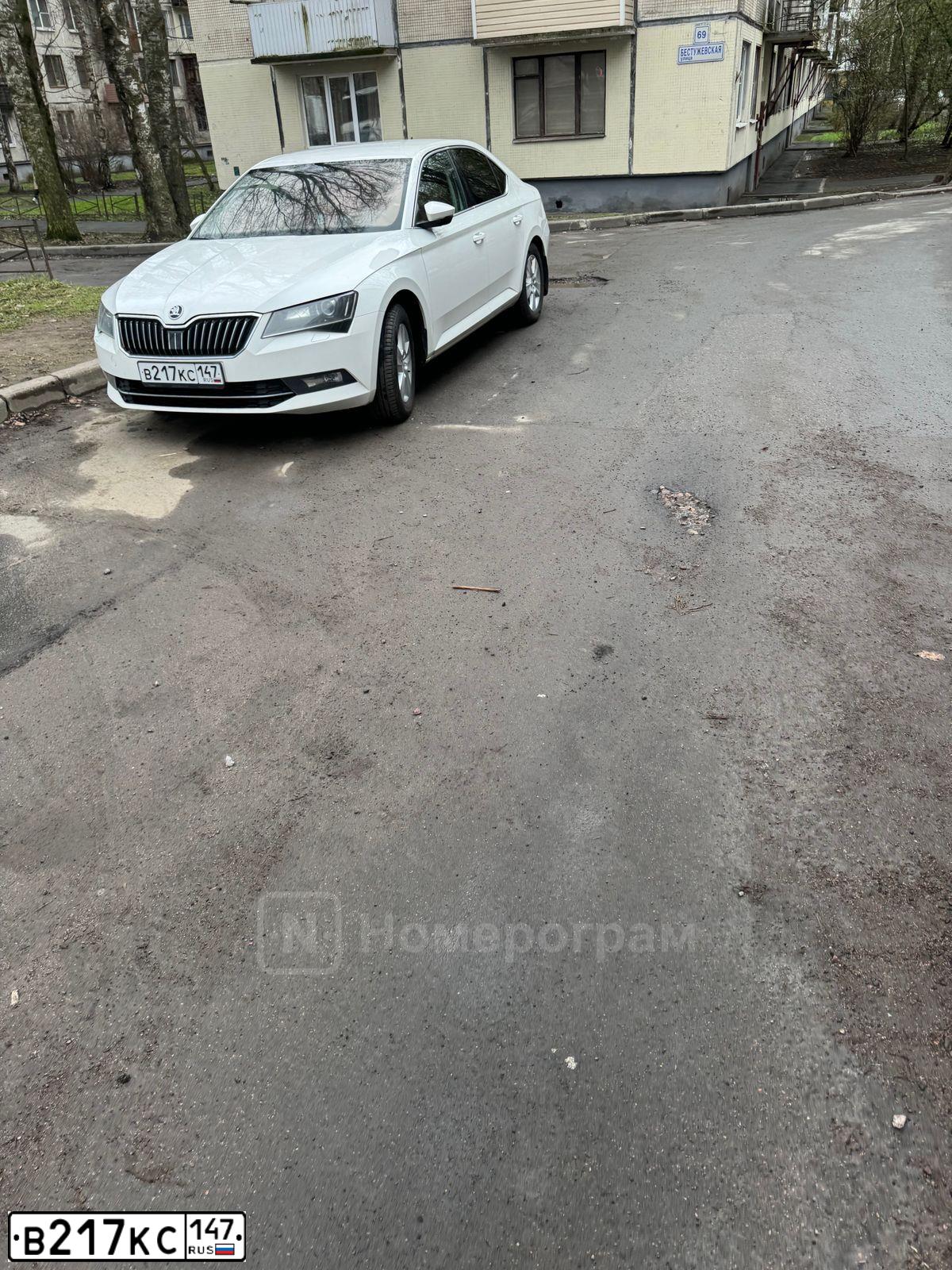 Фото автомобиля SKODA SUPERB, 2016 — госномер В217КС147. Цвет: Белый