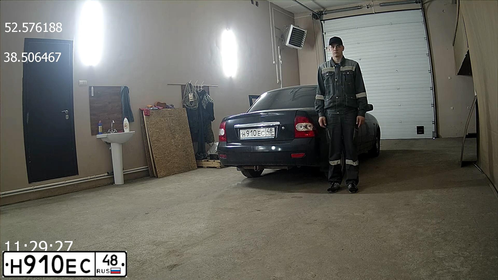 Фото автомобиля LADA PRIORA, 2009 — госномер Х091ТТ31. Цвет: СИНЕ-ЧЕРНЫЙ