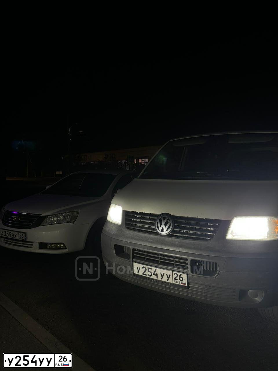 Фото автомобиля TOYOTA LANDCRUISER, 2013 — госномер О001СН26. Цвет: БЕЛЫЙ
