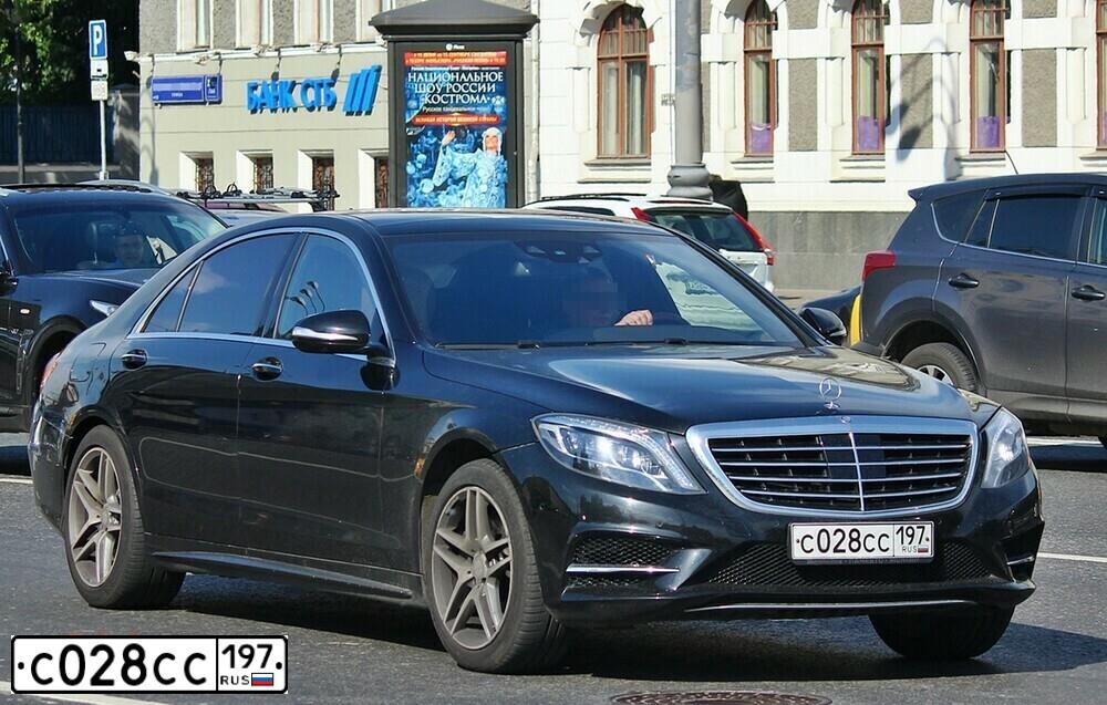 Фото автомобиля TOYOTA LAND CRUISER 200, 2017 — госномер А444ОК67. Цвет: ЧЕРНЫЙ