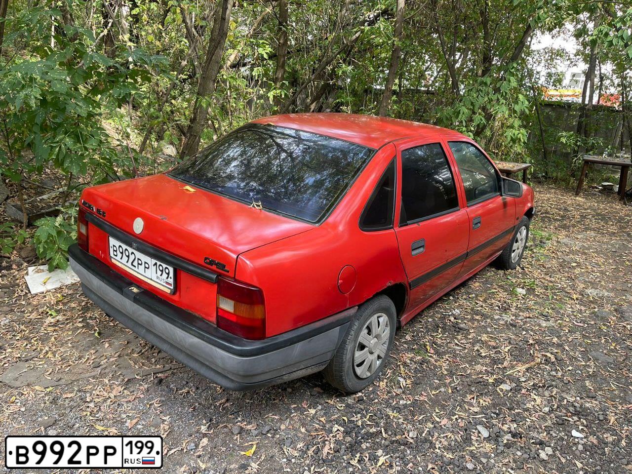 Фото автомобиля LADA 2114 SAMARA, 2012 — госномер Е137АА164. Цвет: Светло-Серебристый металлик