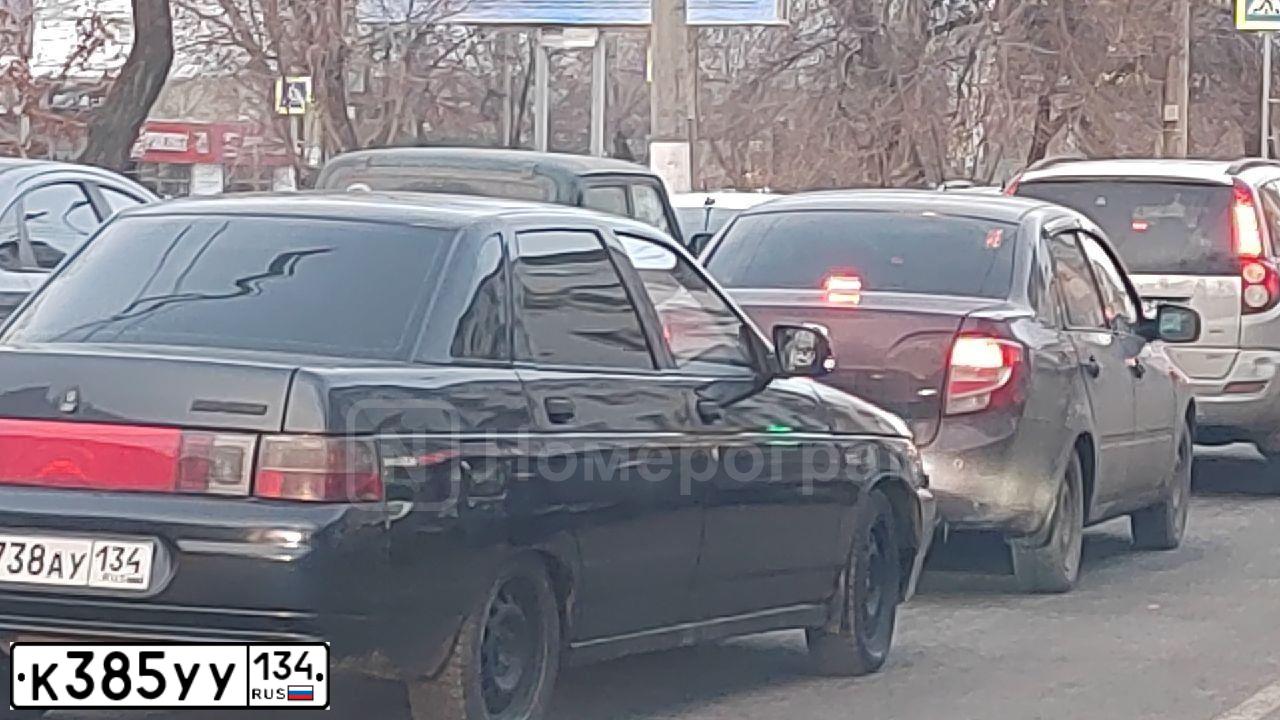 Фото автомобиля TOYOTA LANDCRUISER, 2008 — госномер В999ЕЕ40. Цвет: ЧЕРНЫЙ