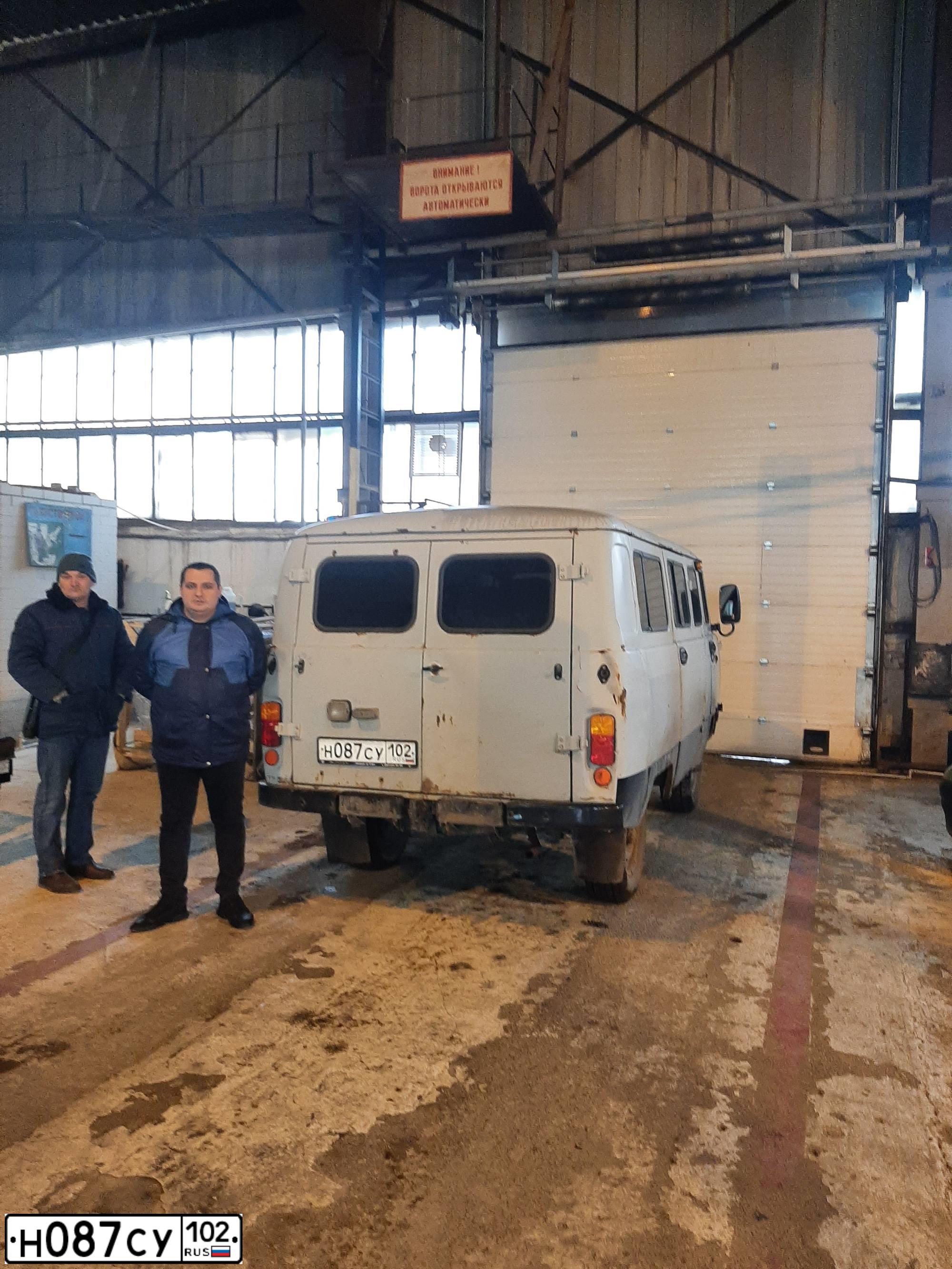 Фото автомобиля UAZ 2206, 2004 — госномер Е850ВО156. Цвет: БЕЛАЯ НОЧЬ