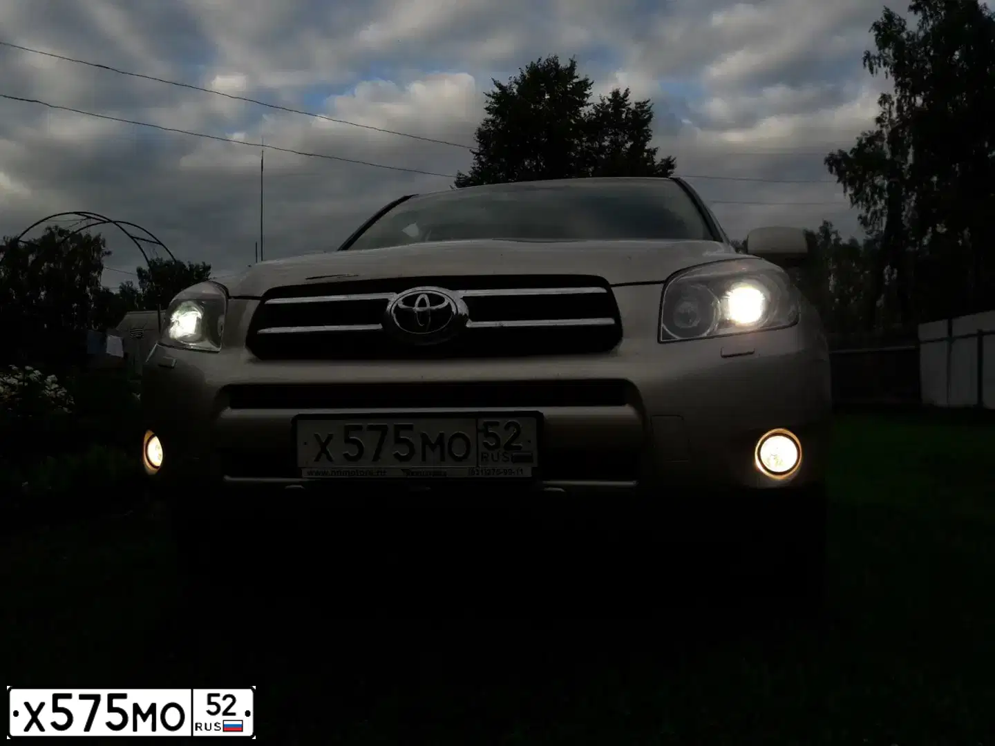 Фото автомобиля TOYOTA RAV4, 2007 — госномер Р300ХЕ52. Цвет: БЕЖЕВЫЙ