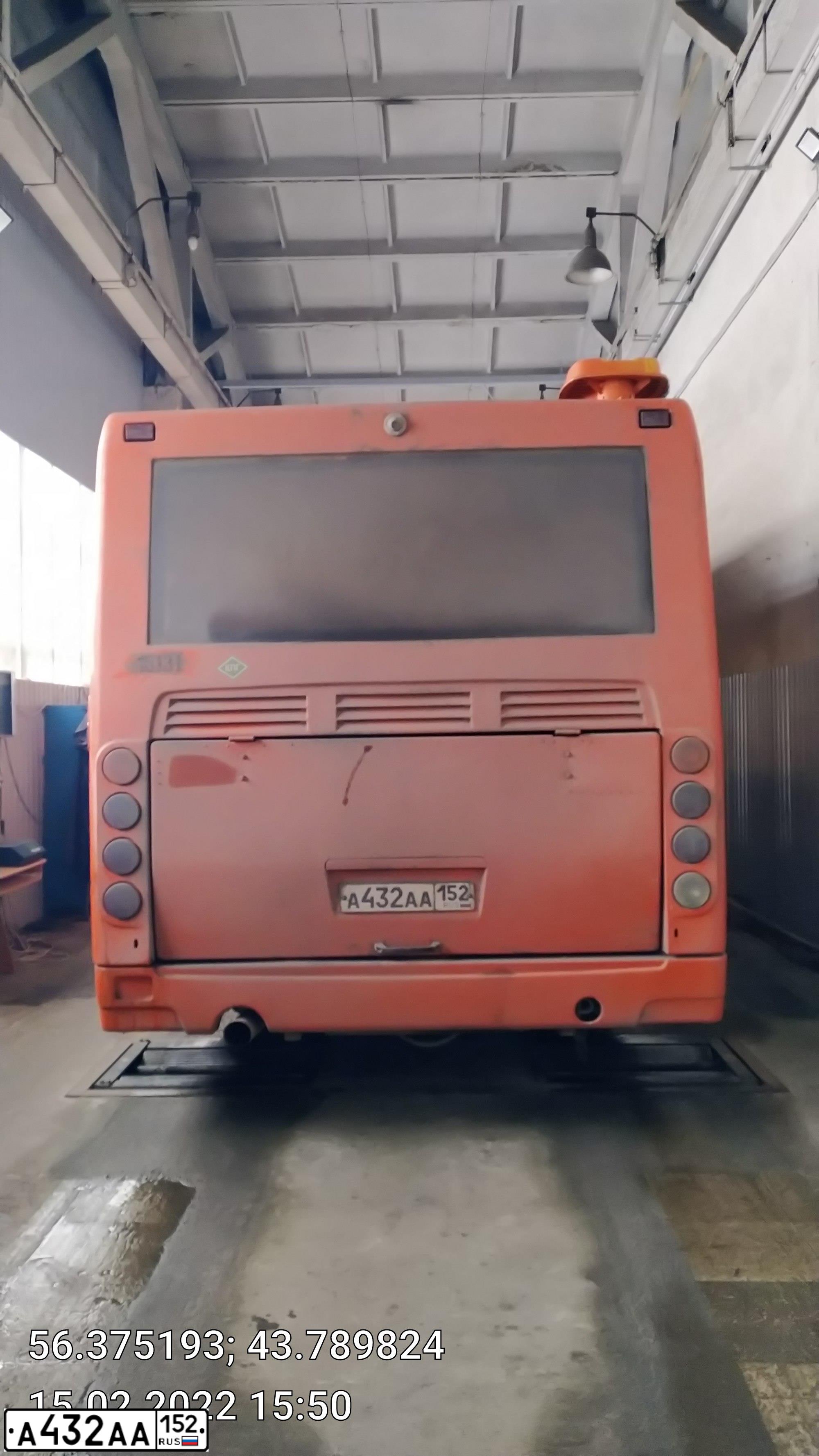 Фото автомобиля LIAZ 5256, 2014 — госномер А432АА152. Цвет: ОРАНЖЕВЫЙ
