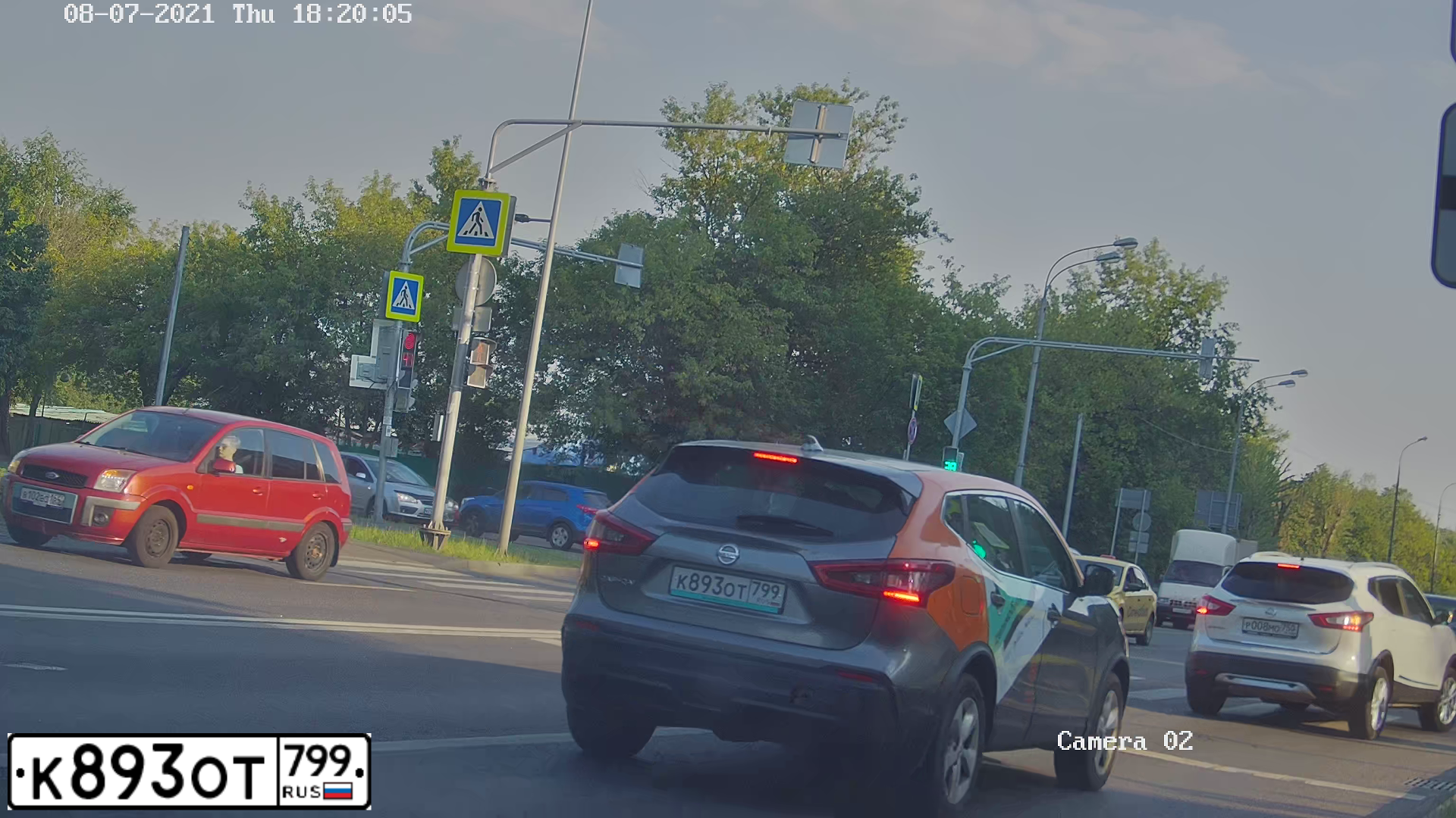 Фото автомобиля NISSAN QASHQAI, 2019 — госномер К893ОТ799. Цвет: СЕРЫЙ