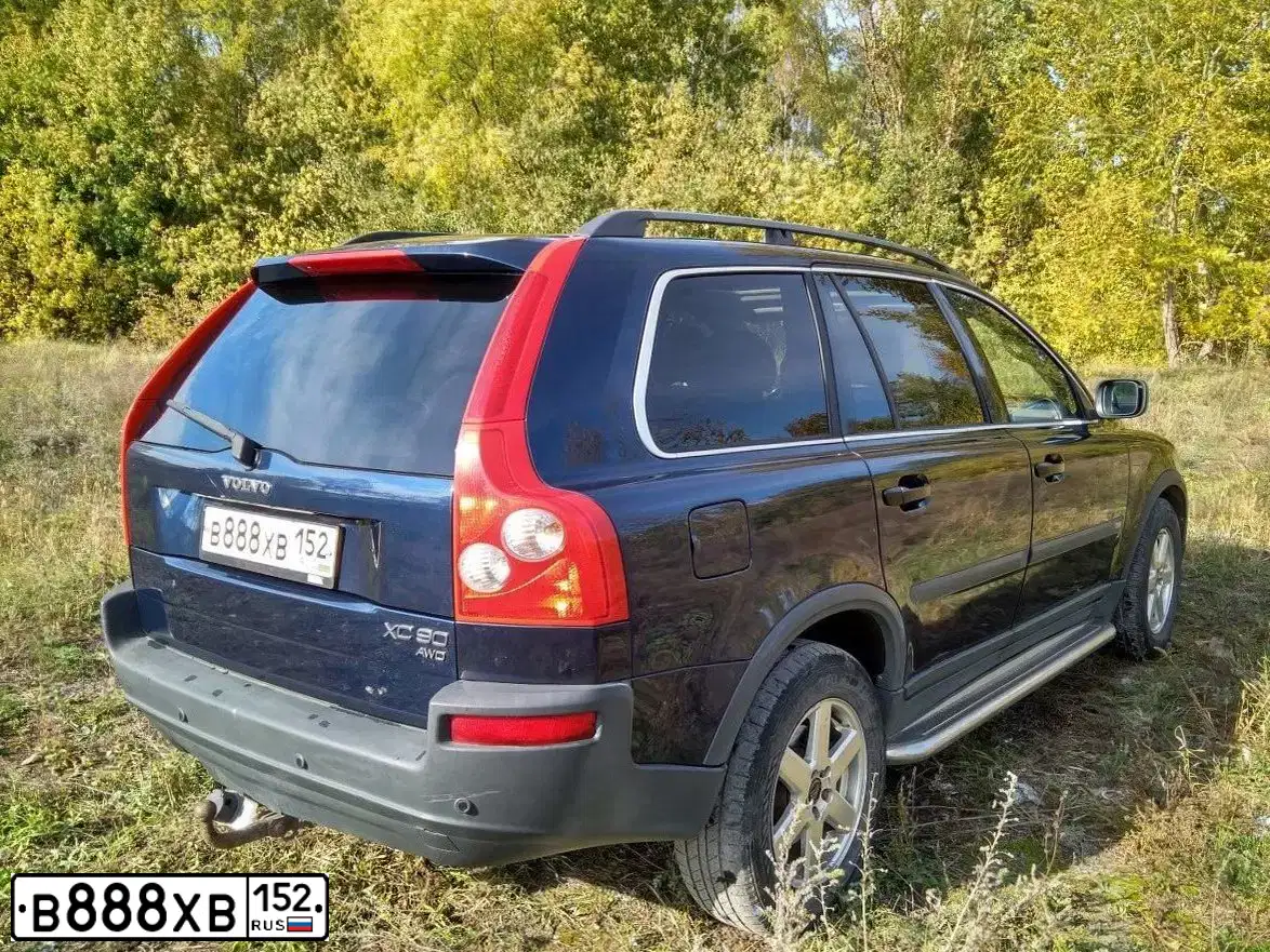 Фото автомобиля VOLVO XC90, 2004 — госномер В888ХВ152. Цвет: Темно-синий
