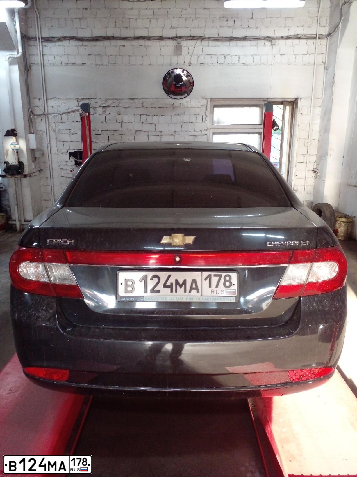 Фото автомобиля CHEVROLET EPICA, 2011 — госномер В124МА178. Цвет: ЧЕРНЫЙ