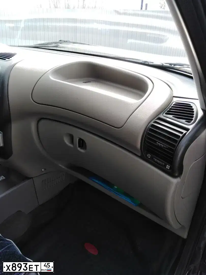 Фото автомобиля LADA 1118 KALINA, 2009 — госномер М715АВ198. Цвет: Темный Сине-Фиолетовый