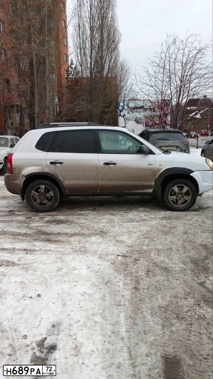 Фото автомобиля HYUNDAI TUCSON, 2008 — госномер Н689РА72. Цвет: БЕЛЫЙ