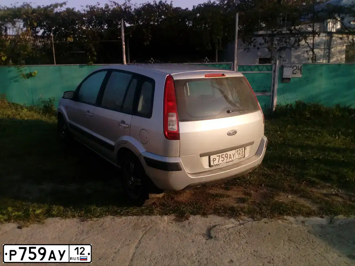 Фото автомобиля NISSAN ALMERA, 2006 — госномер Р759АУ12. Цвет: БЕЖЕВЫЙ