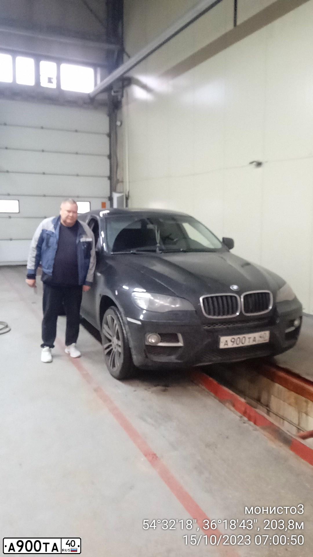 Фото автомобиля LADA 2104, 2011 — госномер А900ТА40. Цвет: ТЕМНО-СИНИЙ