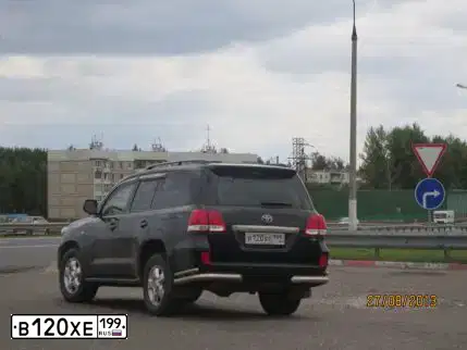 Фото автомобиля TOYOTA LANDCRUISER 200, 2009 — госномер О039СО797. Цвет: ЧЕРНЫЙ