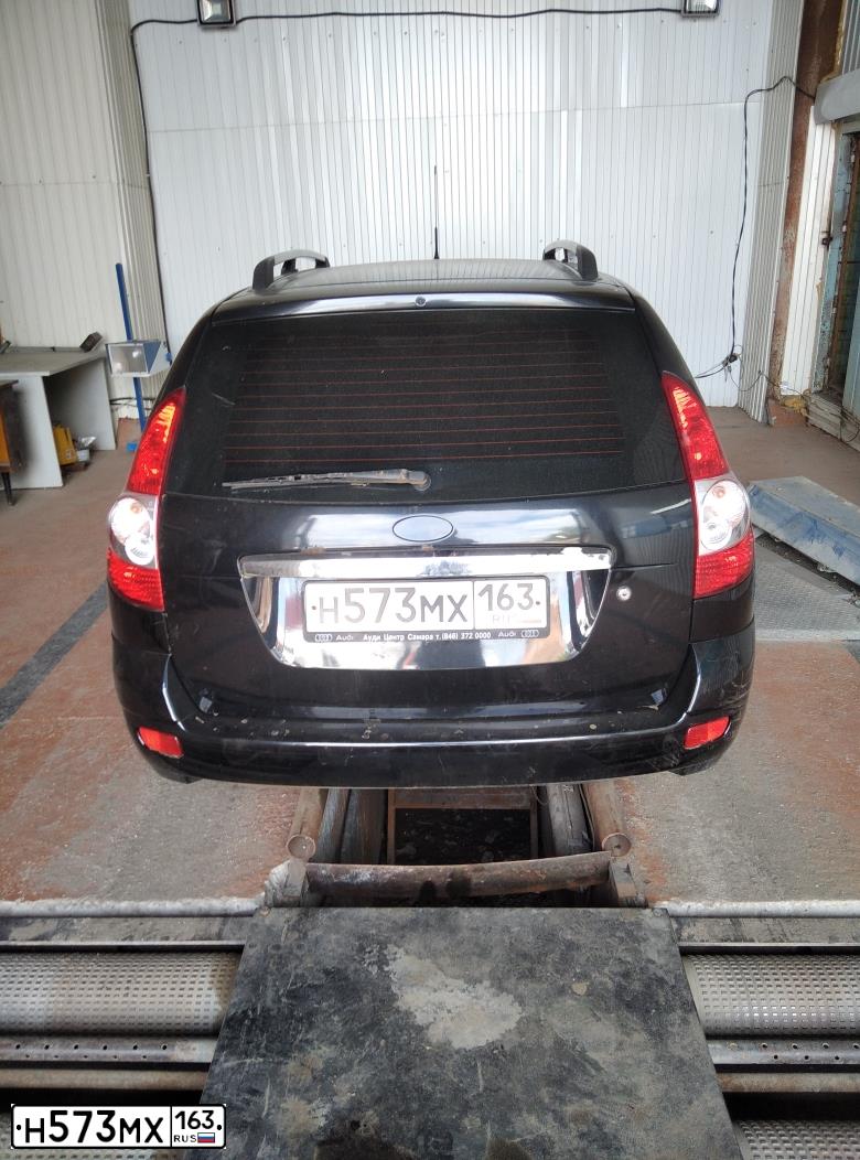Фото автомобиля LADA 2171 PRIORA, 2010 — госномер Н573МХ163. Цвет: СИНЕ-ЧЕРНЫЙ