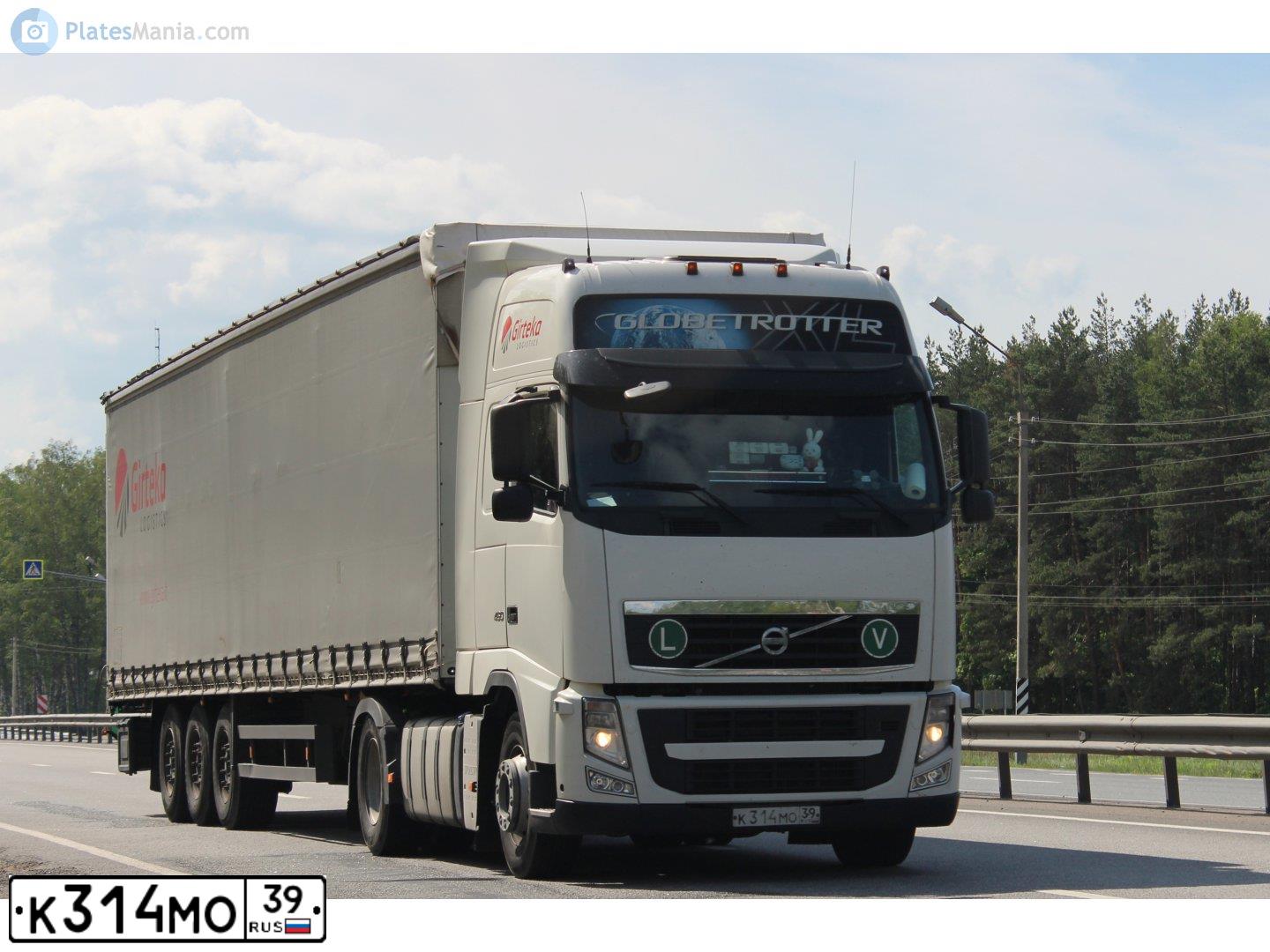 Фото автомобиля VOLVO SERIE FH /4X2/, 2011 — госномер М398ММ10. Цвет: БЕЛЫЙ