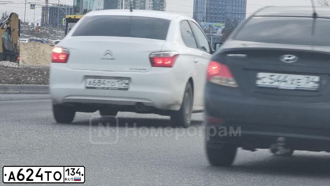 Фото автомобиля VOLKSWAGEN POLO, 2013 — госномер Т694МТ790. Цвет: СЕРЫЙ