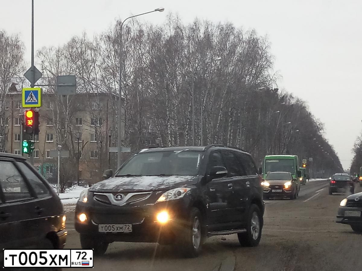 Фото автомобиля GREAT WALL L H5, 2013 — госномер Т005ХМ72. Цвет: ЧЕРНЫЙ