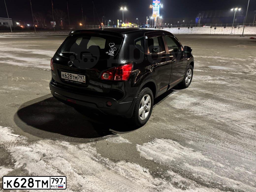 Фото автомобиля NISSAN QASHQAI, 2008 — госномер Н004ЕЕ197. Цвет: ЧЕРНЫЙ