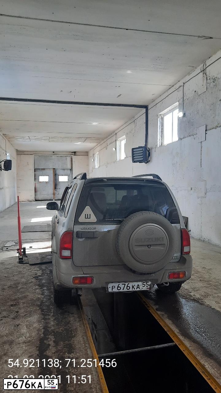 Фото автомобиля SUZUKI /GRAND/ VITARA, 2003 — госномер Р676КА55. Цвет: СЕРЕБРИСТЫЙ