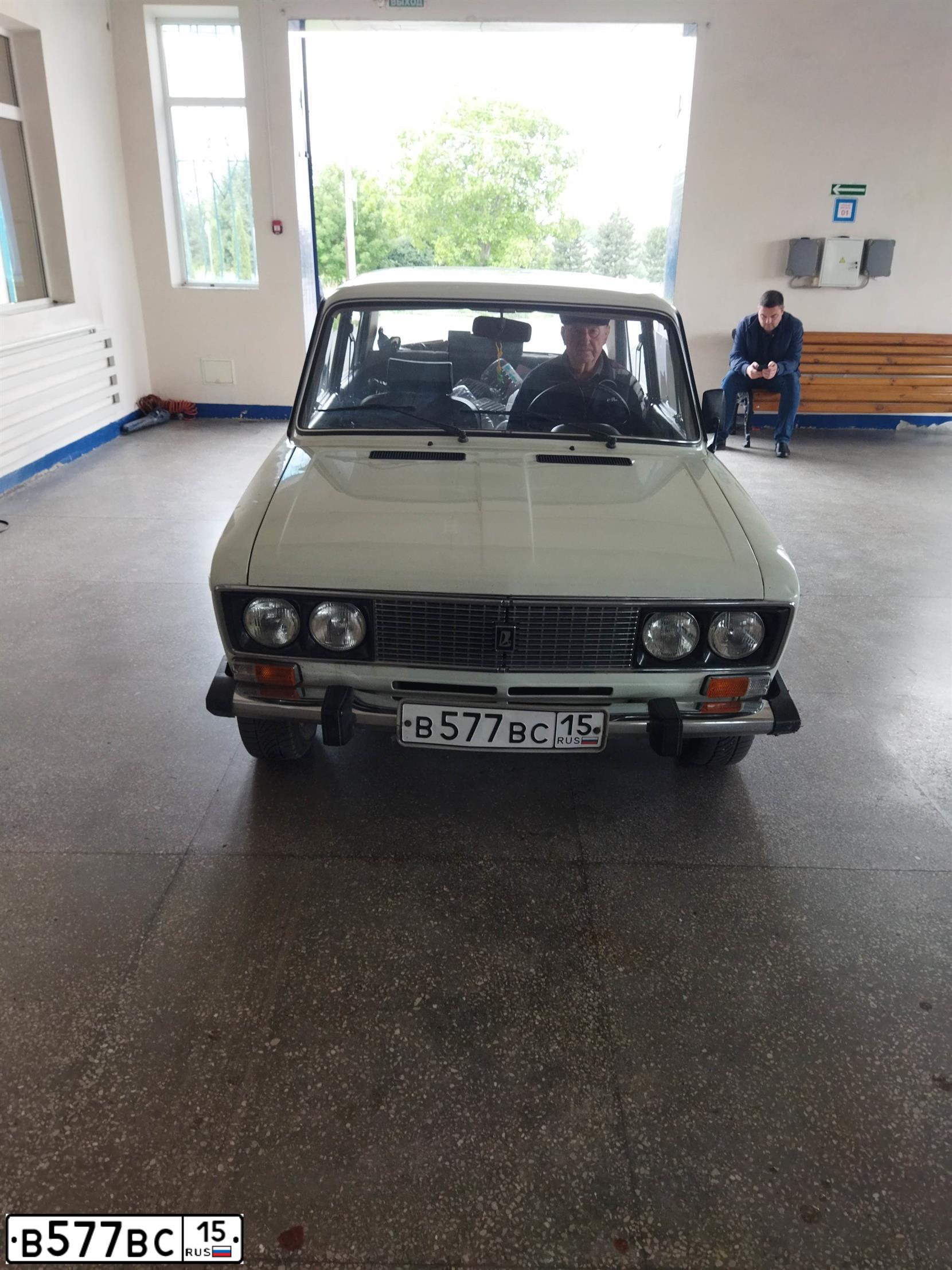 Фото автомобиля LADA 2106, 1997 — госномер В577ВС15. Цвет: БЕЛЫЙ