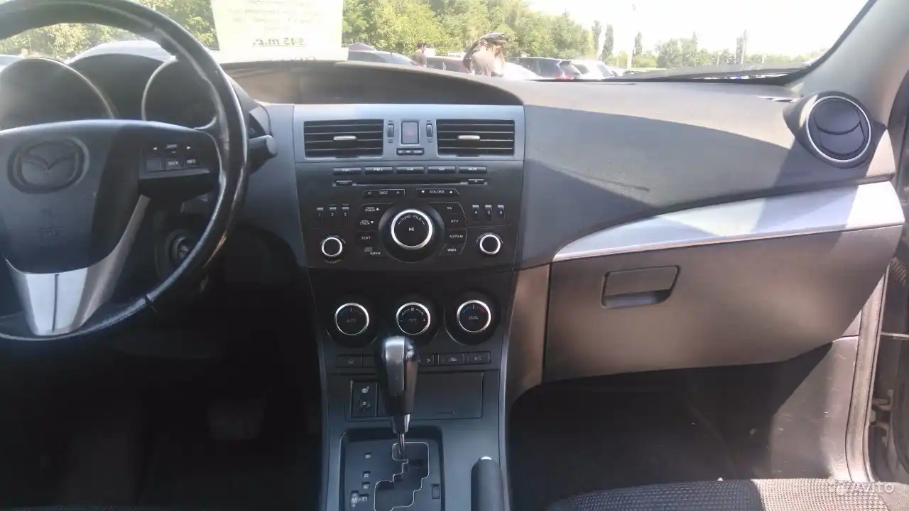 Фото автомобиля MAZDA 3, 2011 — госномер М614АМ193. Цвет: СЕРЕБРИСТЫЙ