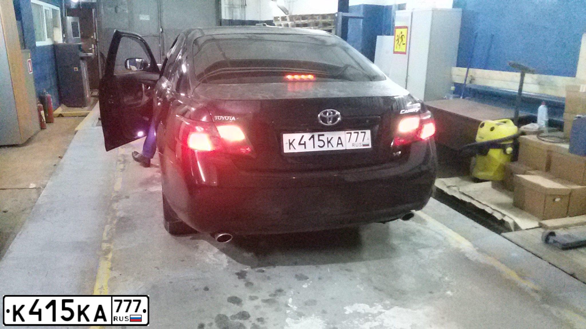 Фото автомобиля TOYOTA CAMRY, 2008 — госномер К415КА777. Цвет: ЧЕРНЫЙ