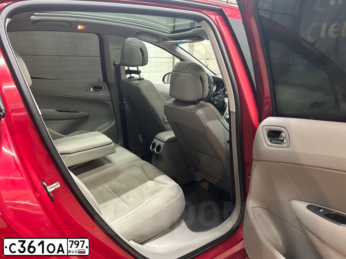 Фото автомобиля PEUGEOT 308, 2009 — госномер С361ОА797. Цвет: Красный