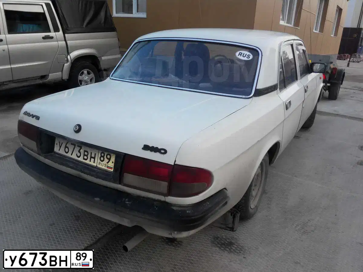 Фото автомобиля GAZ 3110 WOLGA, 1997 — госномер У673ВН89. Цвет: БЕЛЫЙ