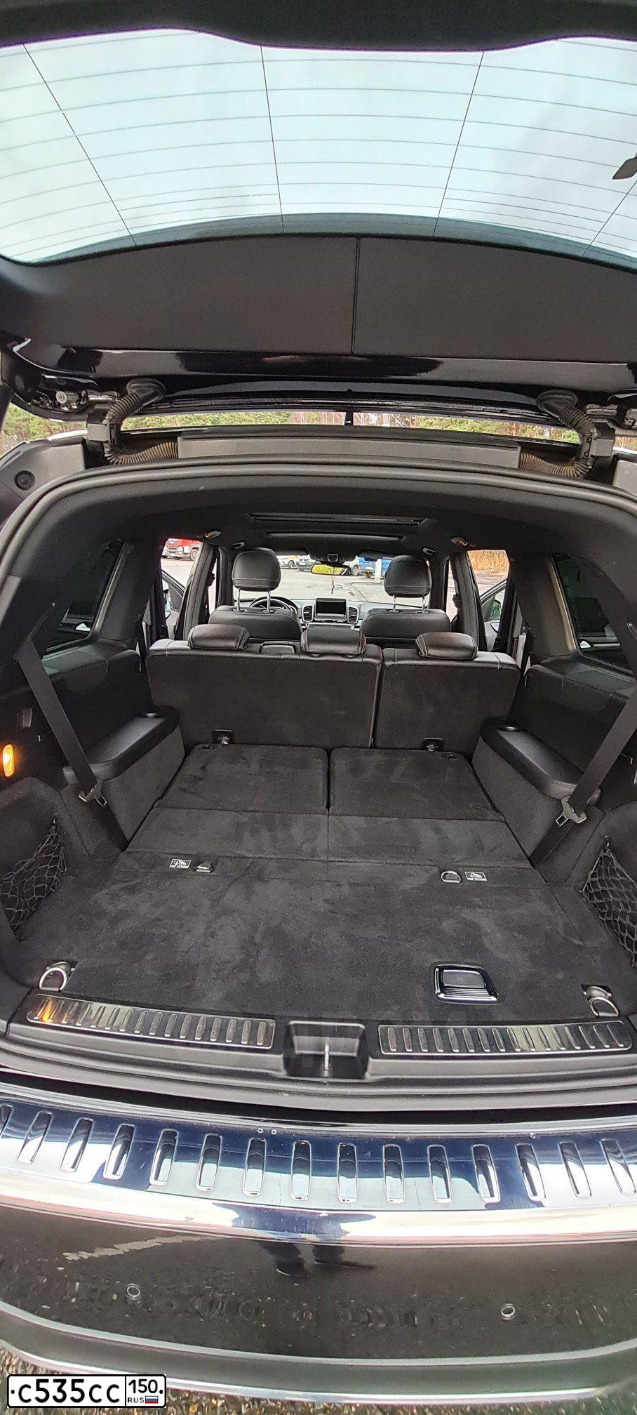 Фото автомобиля VOLKSWAGEN TOUAREG, 2013 — госномер Е126ОС08. Цвет: Коричневый