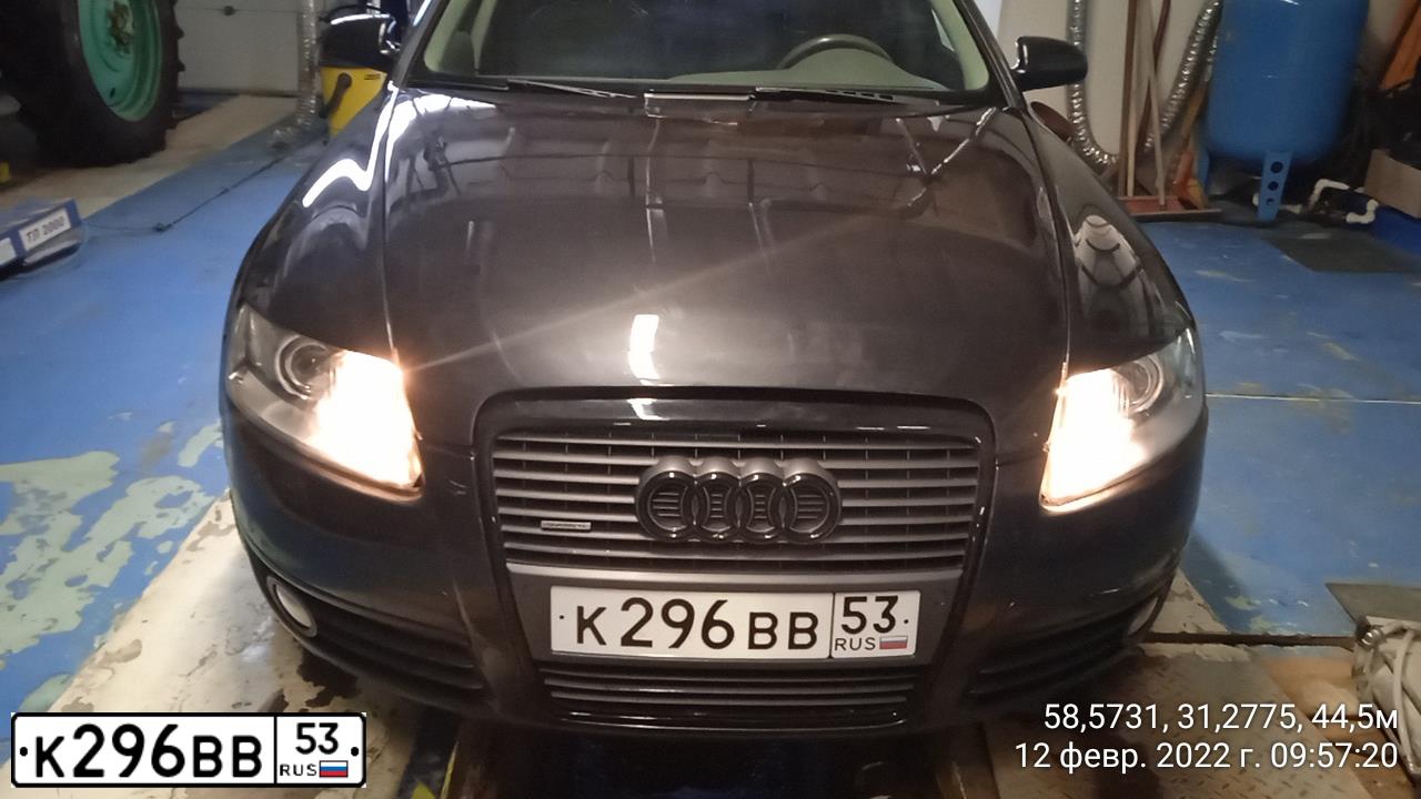 Фото автомобиля AUDI A6, 2004 — госномер О018АХ18