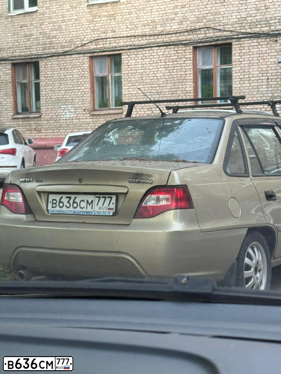 Фото автомобиля DAEWOO NEXIA, 2010 — госномер В636СМ777. Цвет: ПЕСОЧНЫЙ