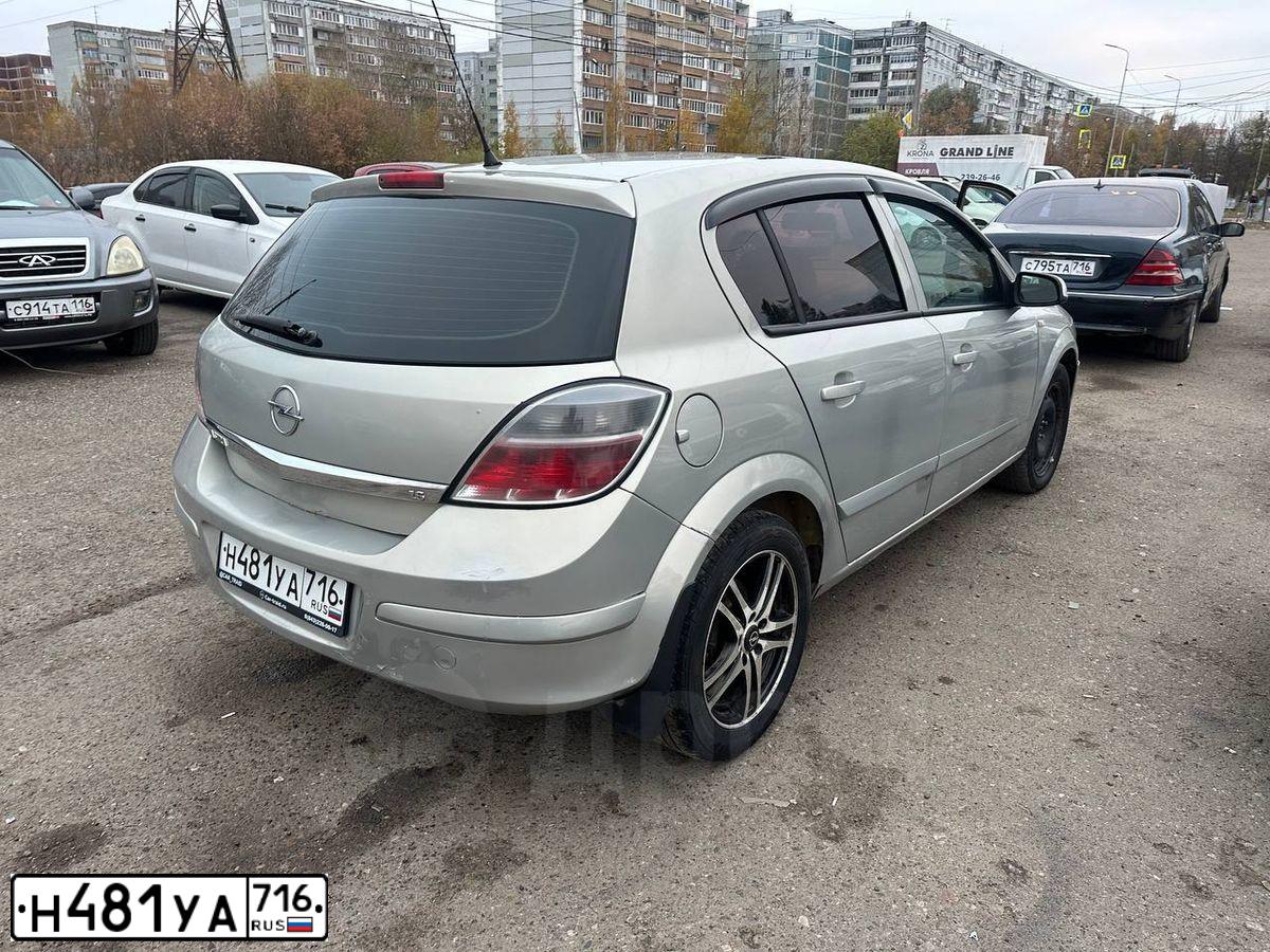 Фото автомобиля OPEL ASTRA, 2008 — госномер У482РС716. Цвет: БЕЖЕВО-СЕРЫЙ