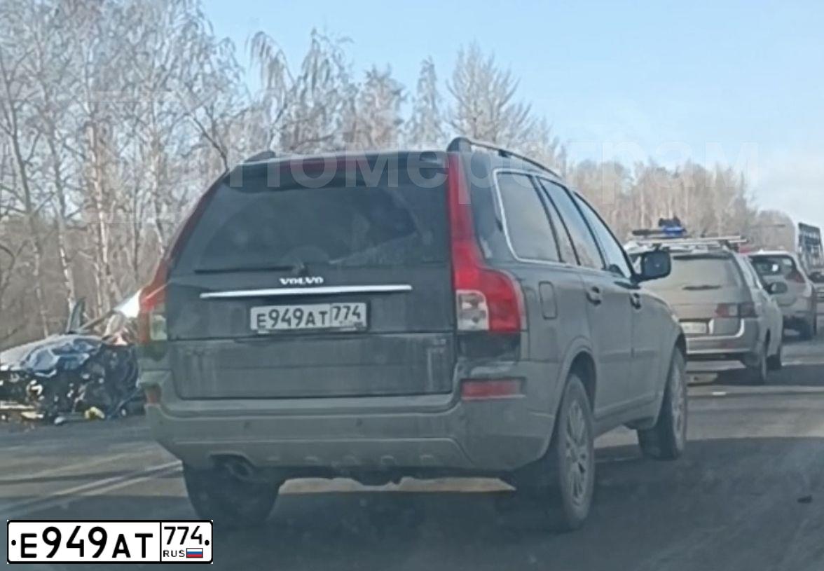 Фото автомобиля VOLVO XC90, 2008 — госномер Е949АТ774. Цвет: ЧЕРНЫЙ