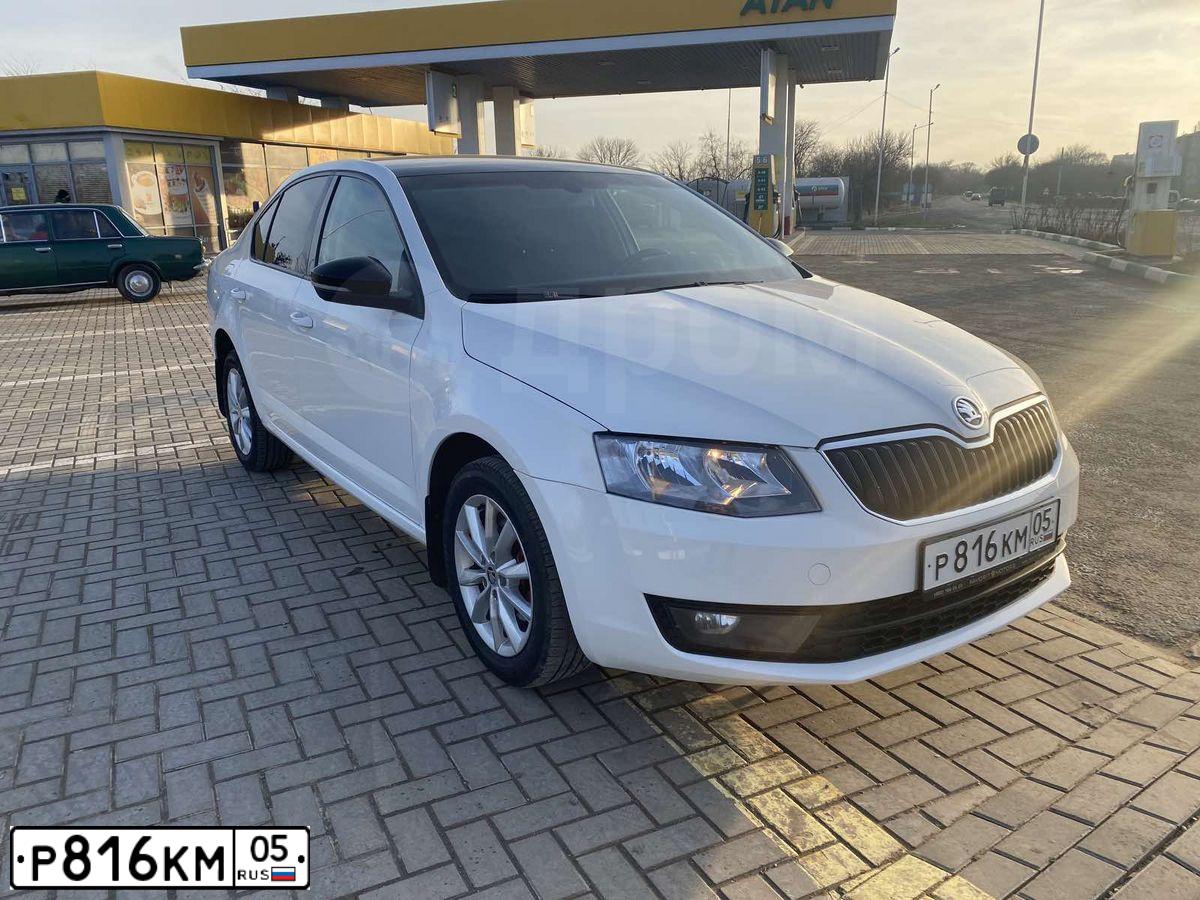 Фото автомобиля SKODA OCTAVIA, 2014 — госномер Н881АЕ82. Цвет: БЕЛЫЙ ЖЕЛТЫЙ СЕРЫЙ