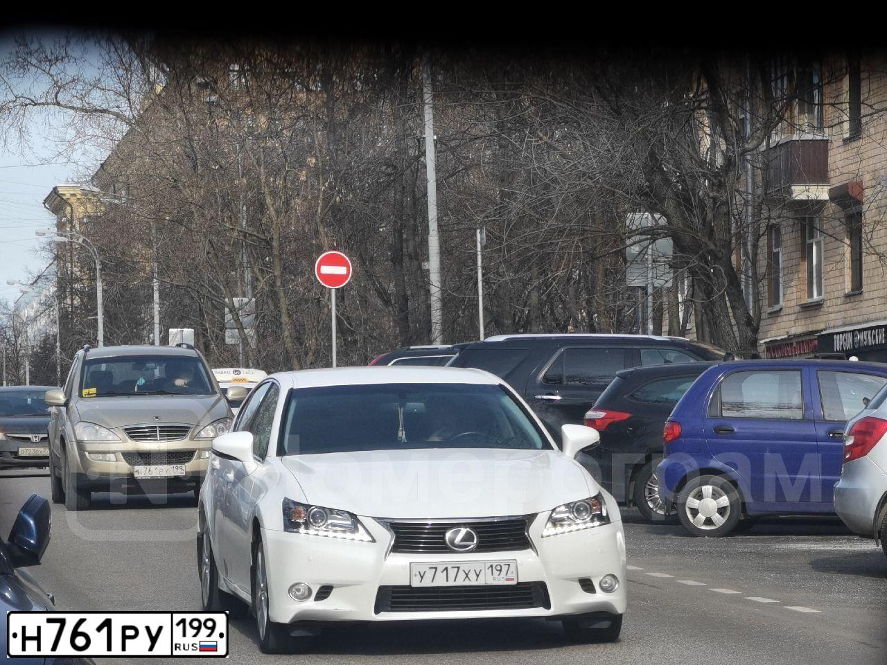Фото автомобиля SSANGYONG KYRON, 2008 — госномер Н761РУ199. Цвет: БЕЖЕВЫЙ