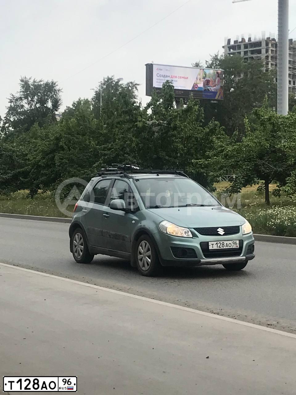 Фото автомобиля SUZUKI SX 4, 2011 — госномер Т128АО96. Цвет: ЗЕЛЕНЫЙ
