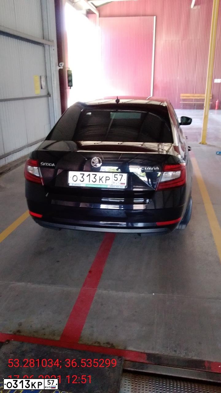 Фото автомобиля SKODA OCTAVIA, 2017 — госномер О313КР57. Цвет: ЧЕРНЫЙ