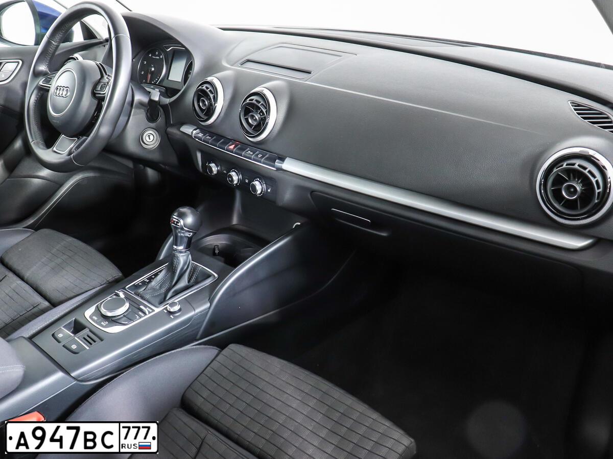 Фото автомобиля AUDI A3, 2014 — госномер У157ЕТ550. Цвет: синий