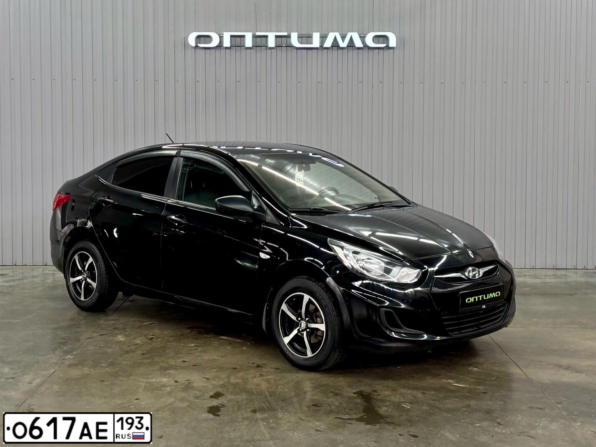 Фото автомобиля HYUNDAI SOLARIS, 2013 — госномер О617АЕ193. Цвет: ЧЕРНЫЙ