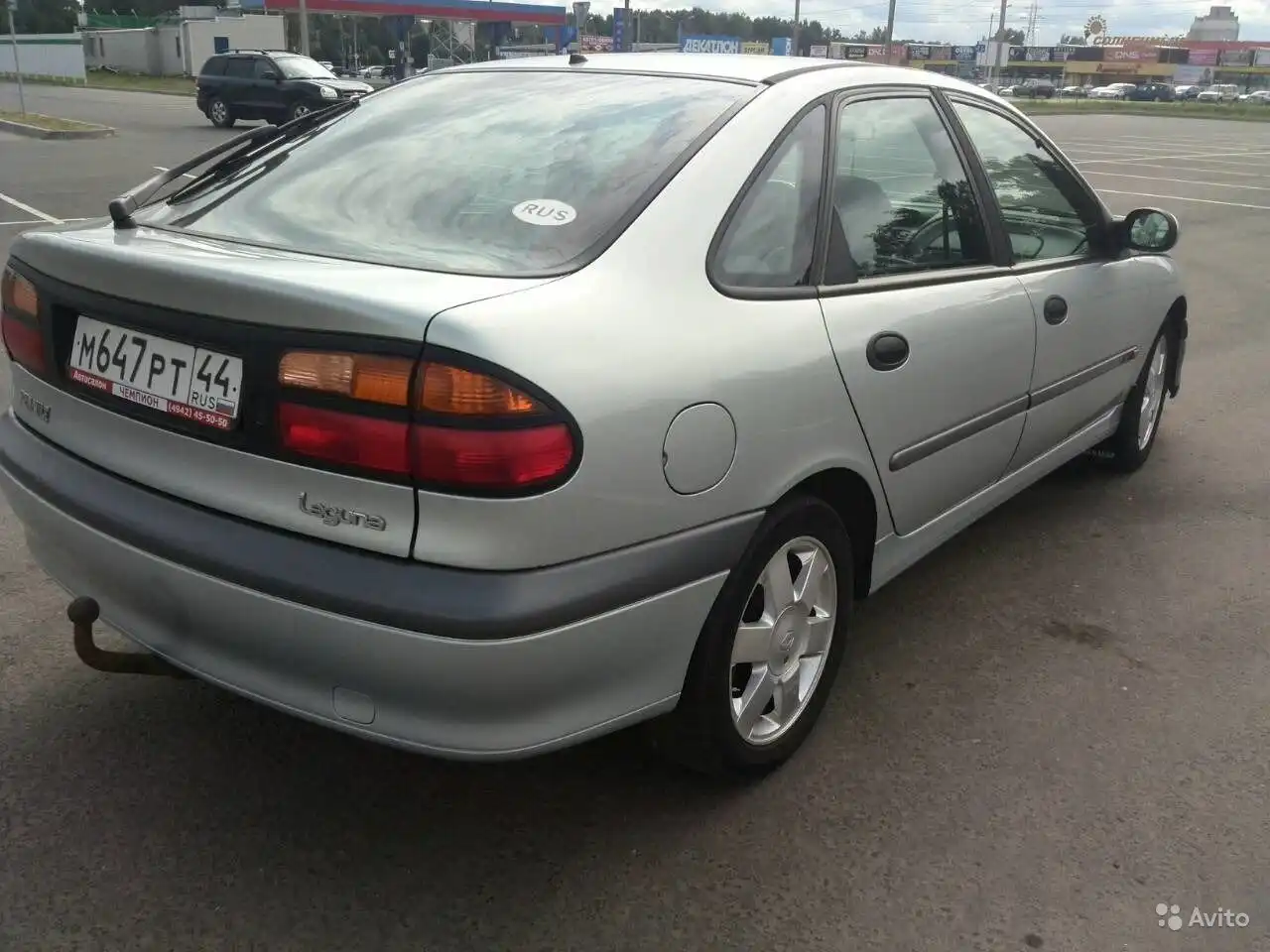 Фото автомобиля RENAULT LAGUNA, 2000 — госномер М647РТ44. Цвет: серебристый