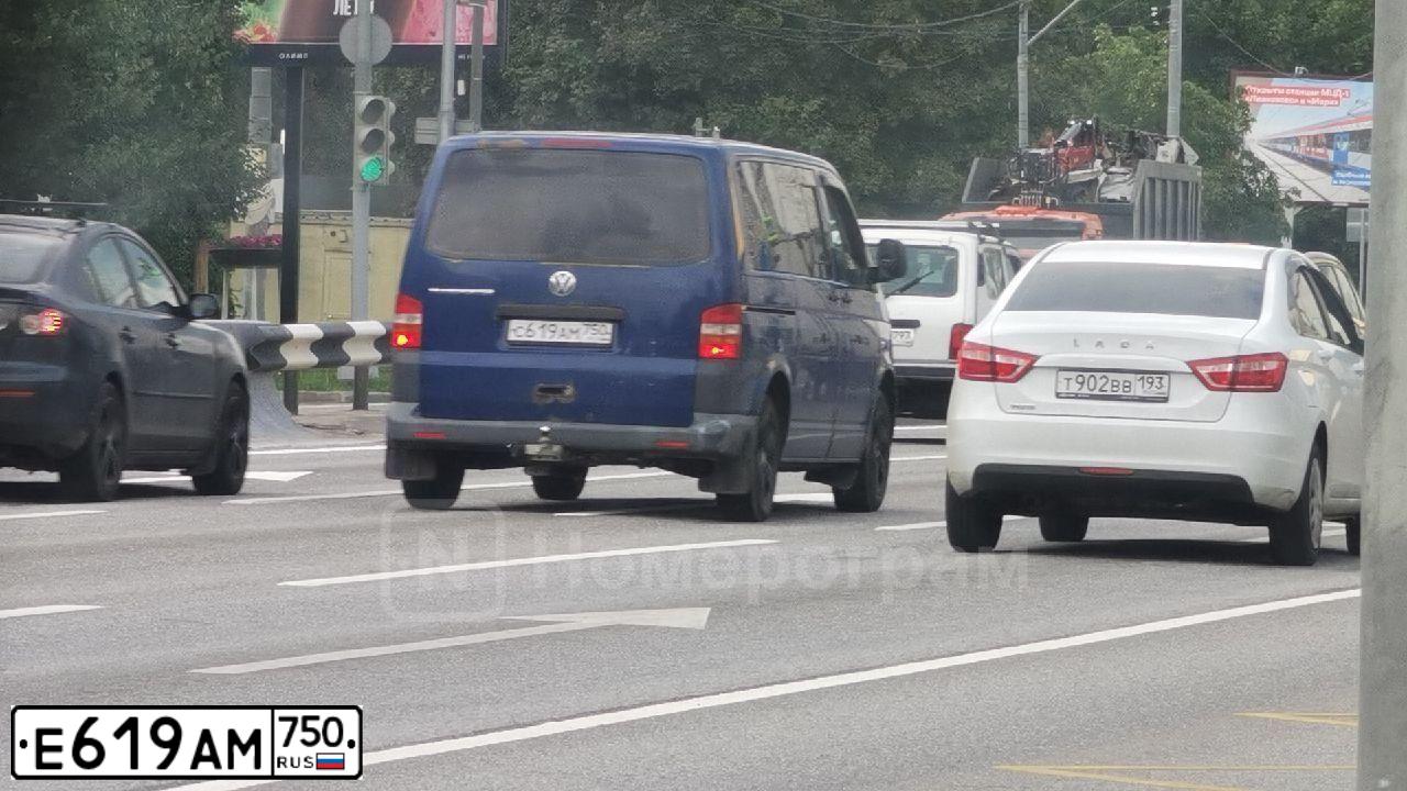 Фото автомобиля HYUNDAI SOLARIS, 2014 — госномер Е619АМ750. Цвет: БЕЛЫЙ
