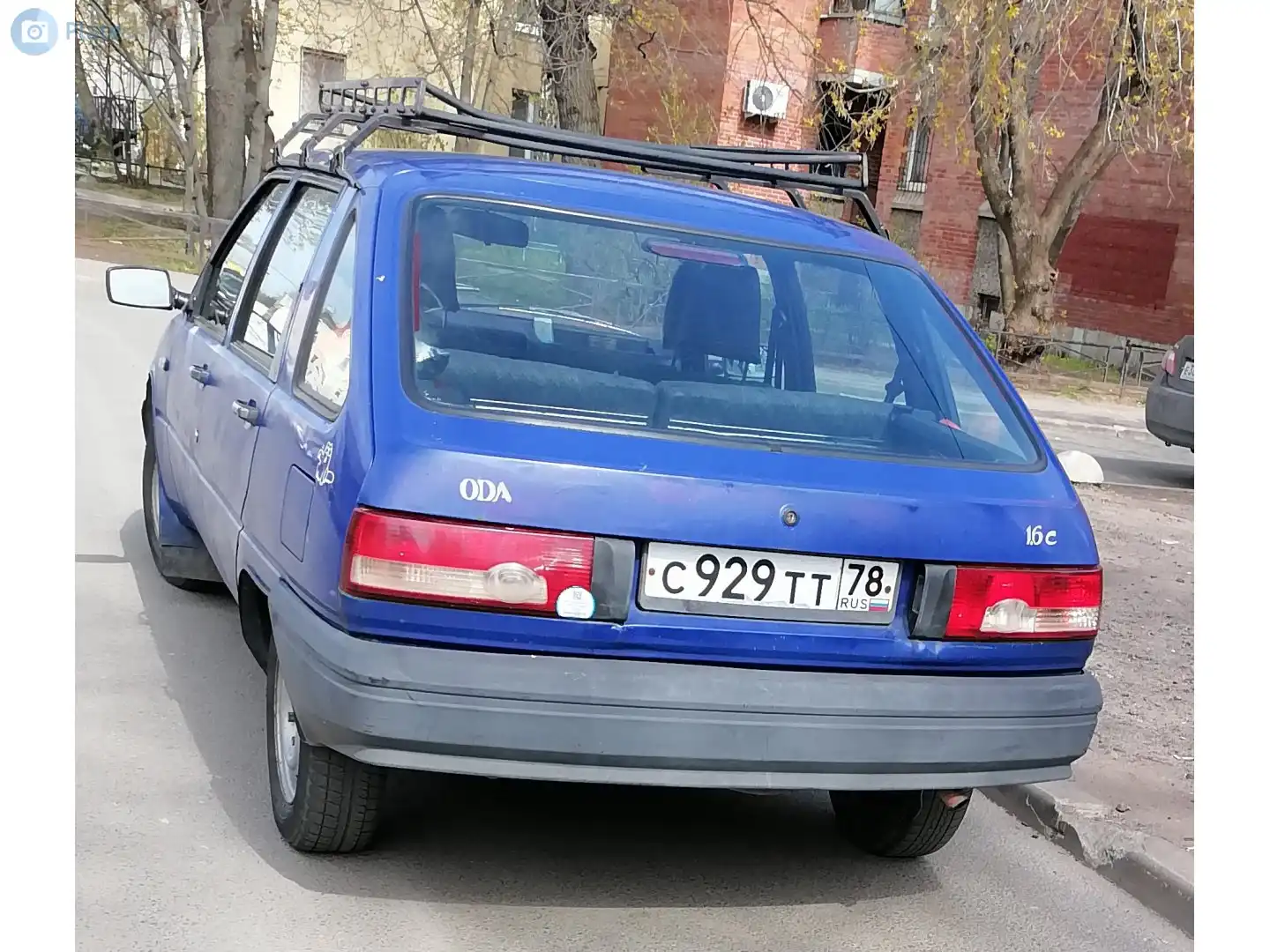 Фото автомобиля IZH 2126, 2002 — госномер С929ТТ78. Цвет: СИНИЙ ОКЕАН